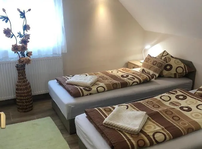 Anna Apartman * Latrany